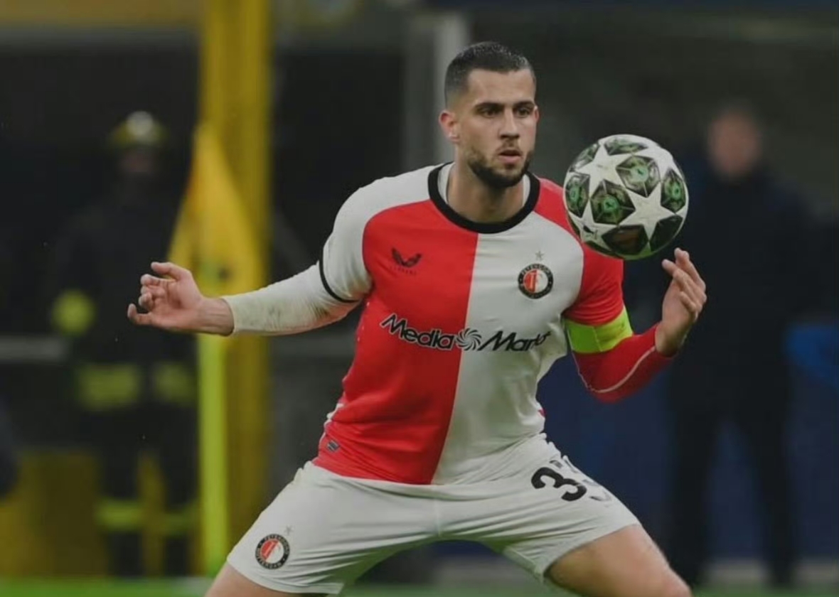 天行官方网站 -包含费耶诺德迎全明星赛关键赛，转会期单刀错失，话题不断，控场能力受关注的词条