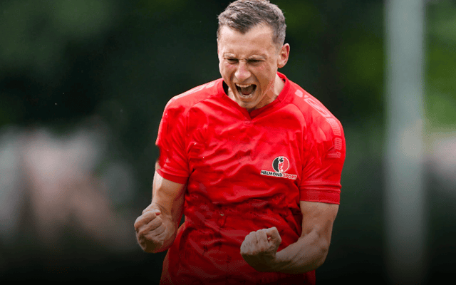 天行体育 -荷甲今晚再迎强敌；阿斯顿维拉状态回暖；主帅态度——更衣室稳定；资深球员宣示担当的简单介绍